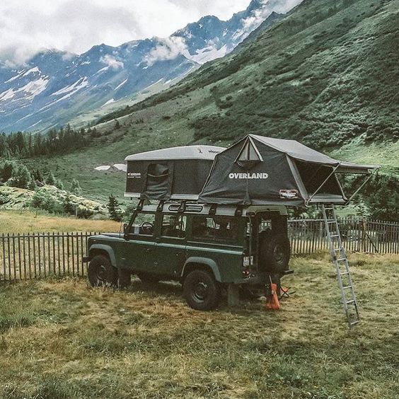 吉普上的帐篷